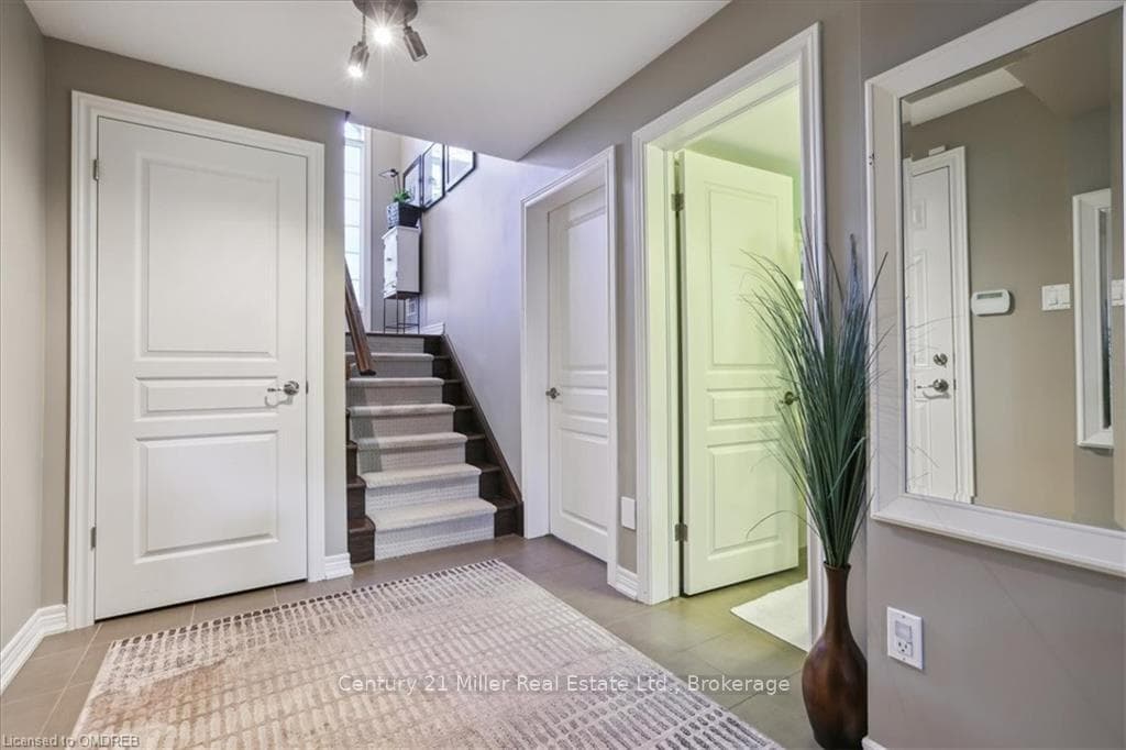 546 DYNES Road photo 33