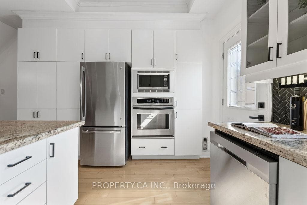 182 McCaul Street photo 9