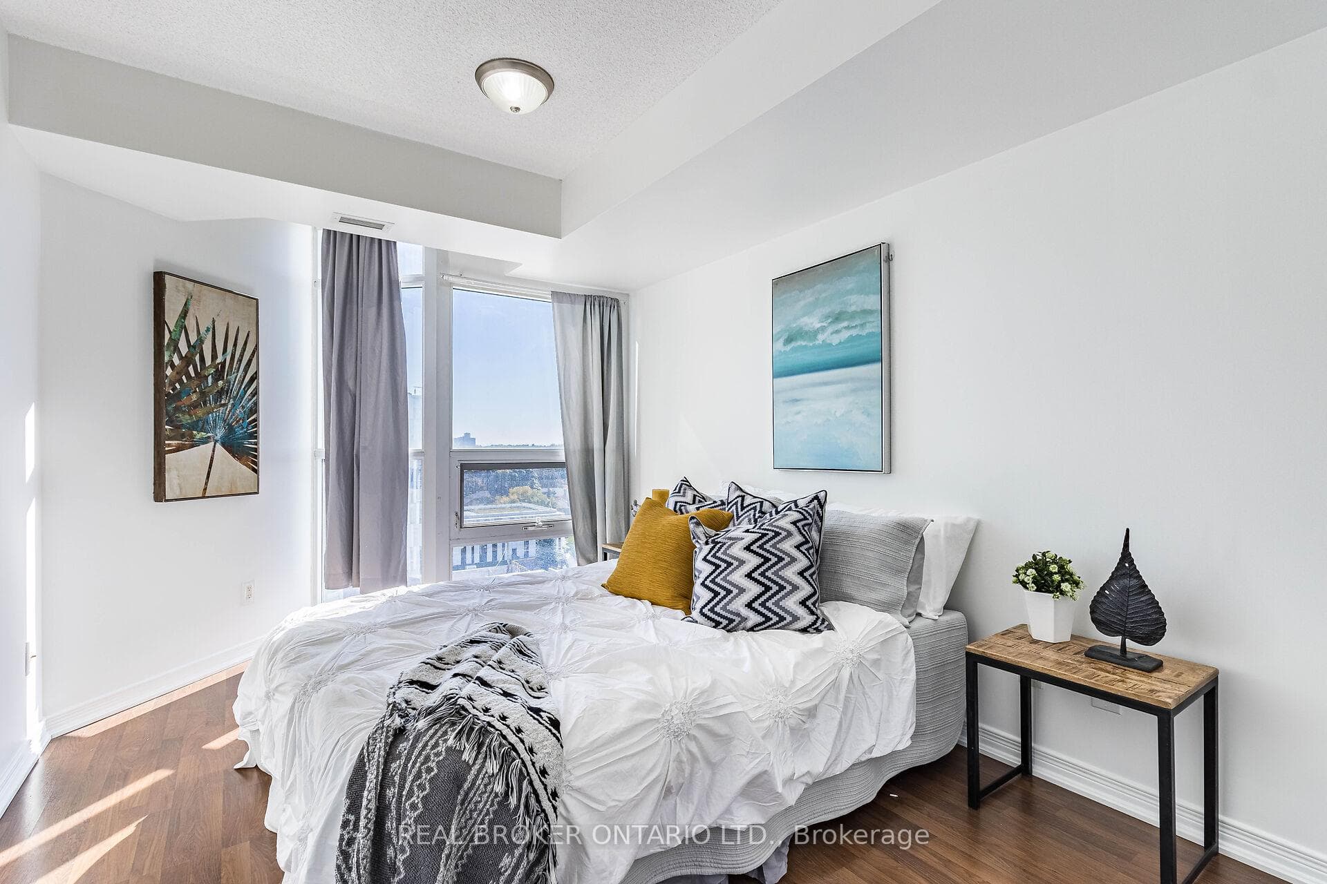 9 George Street Unit 907 photo 16