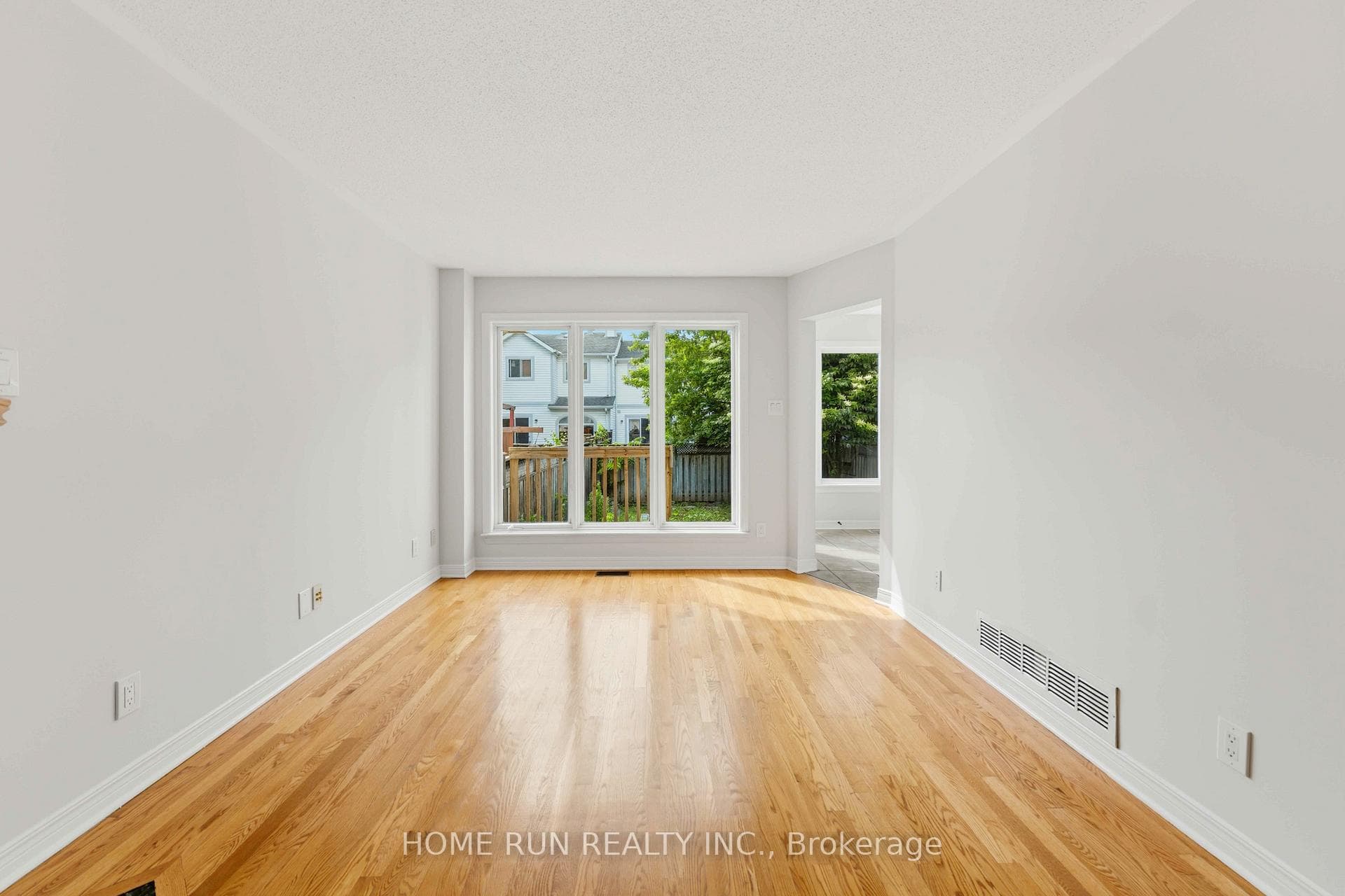 20 Redding Way photo 4