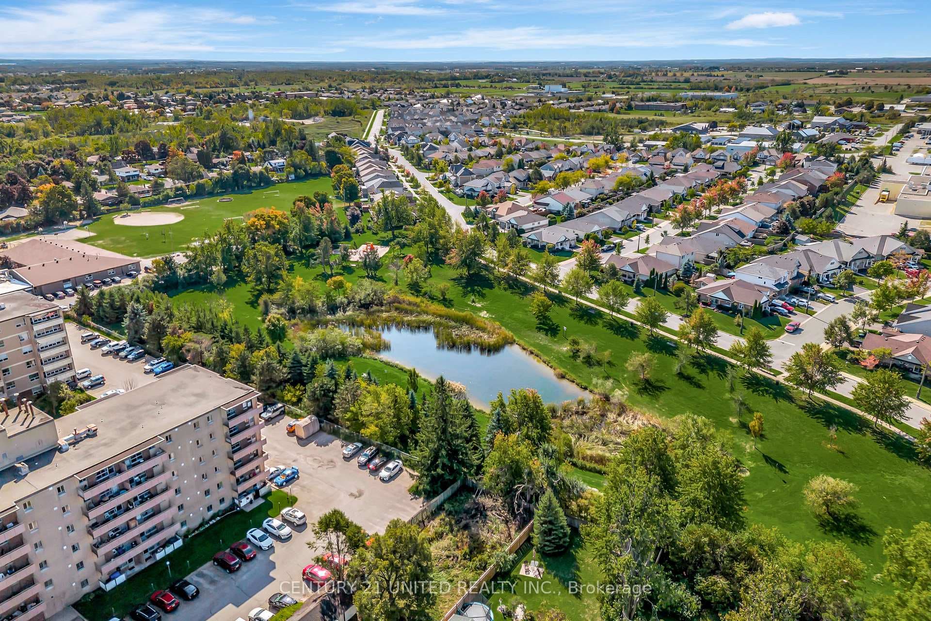 63 Fallingbrook Crescent photo 48