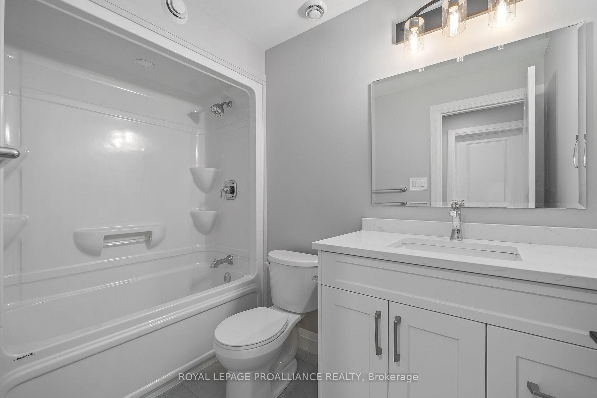 4 MacKenzie John Crescent photo 19