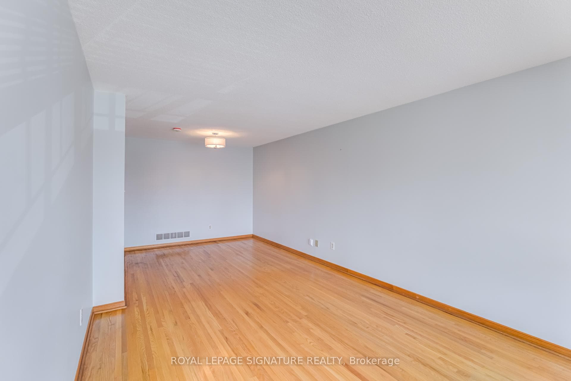 93 Sandown Avenue Unit Upper photo 5