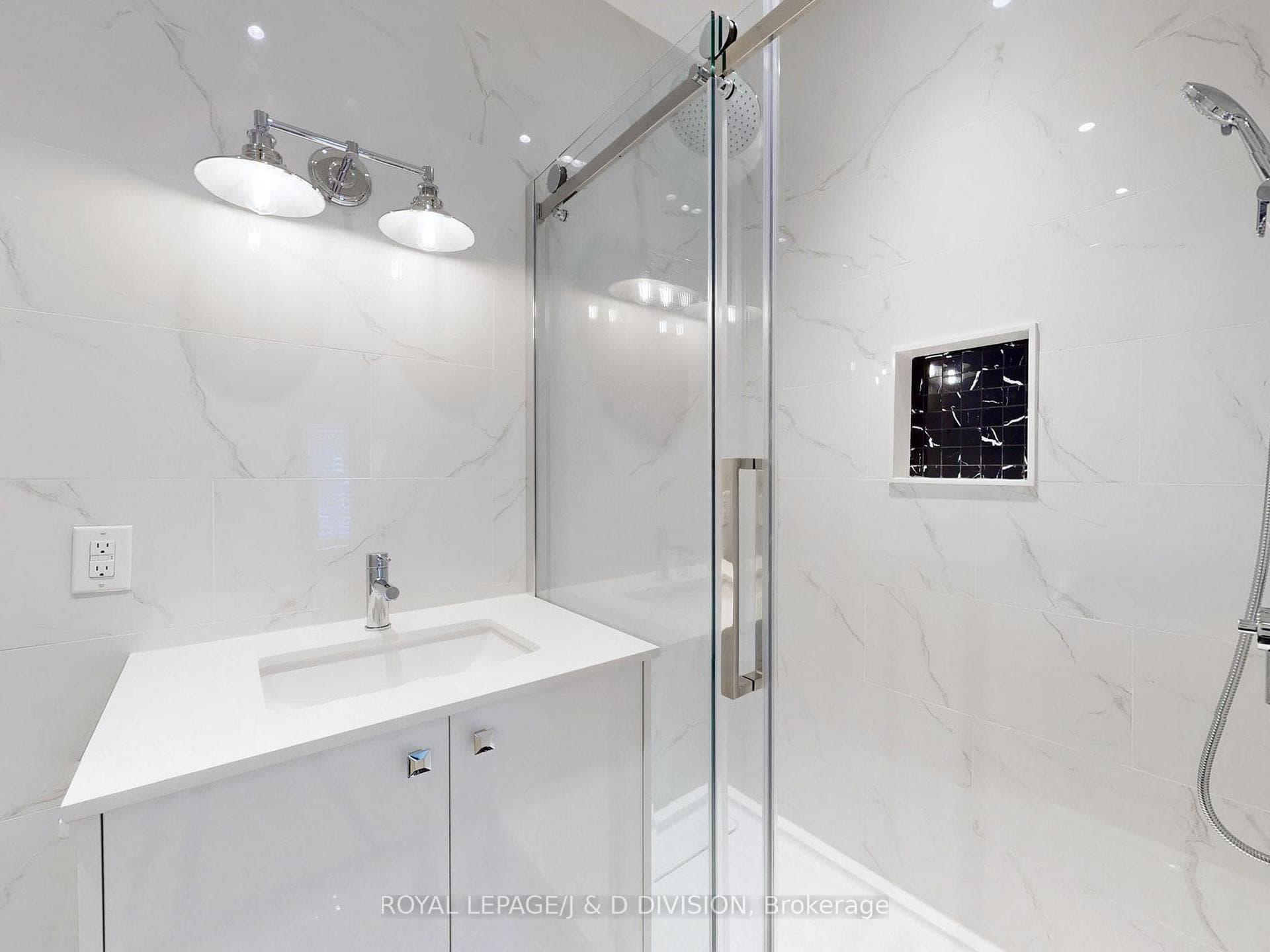 17 Humewood Drive Unit 2 photo 34