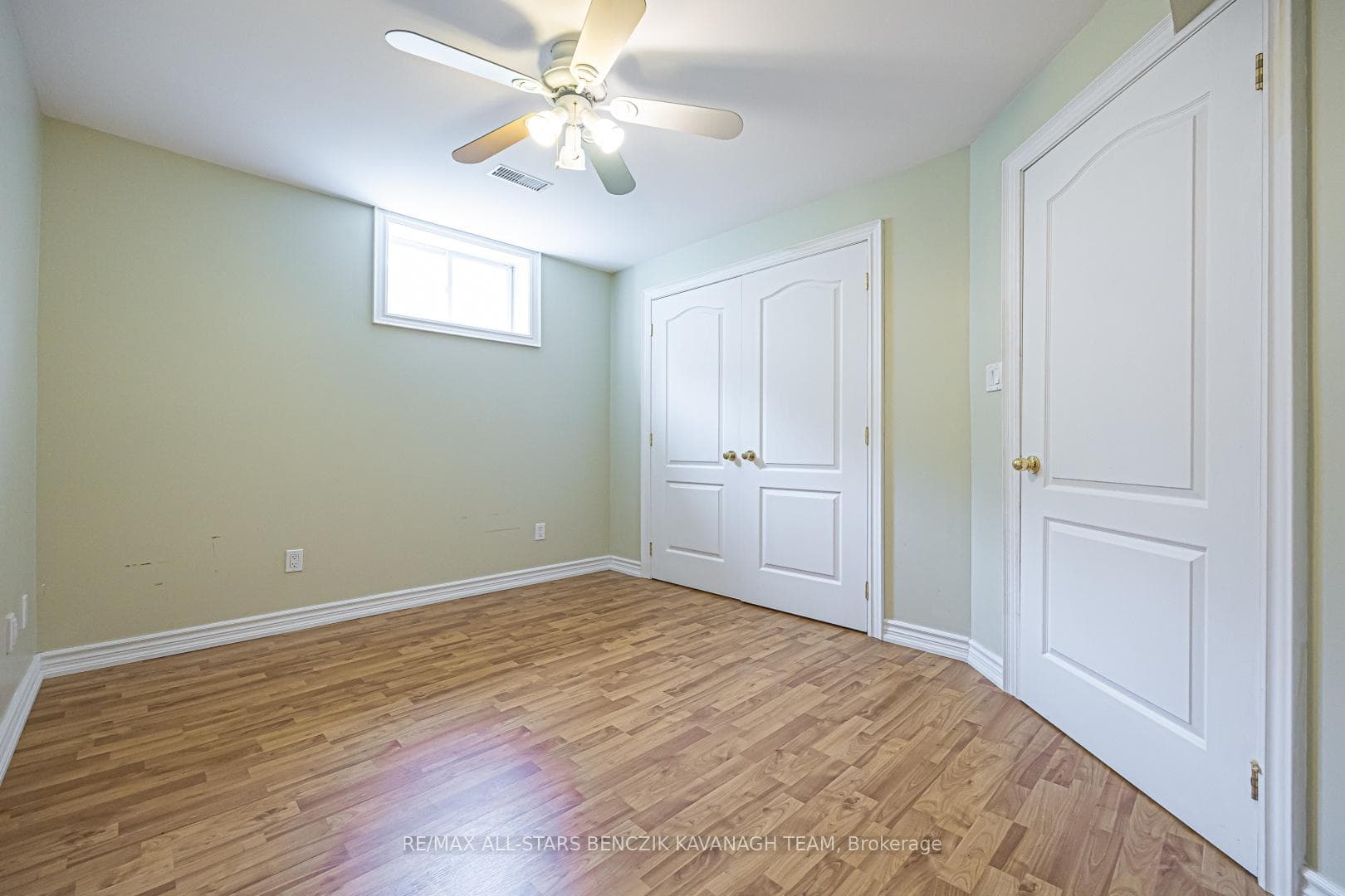 5633 Lakeshore Road photo 27