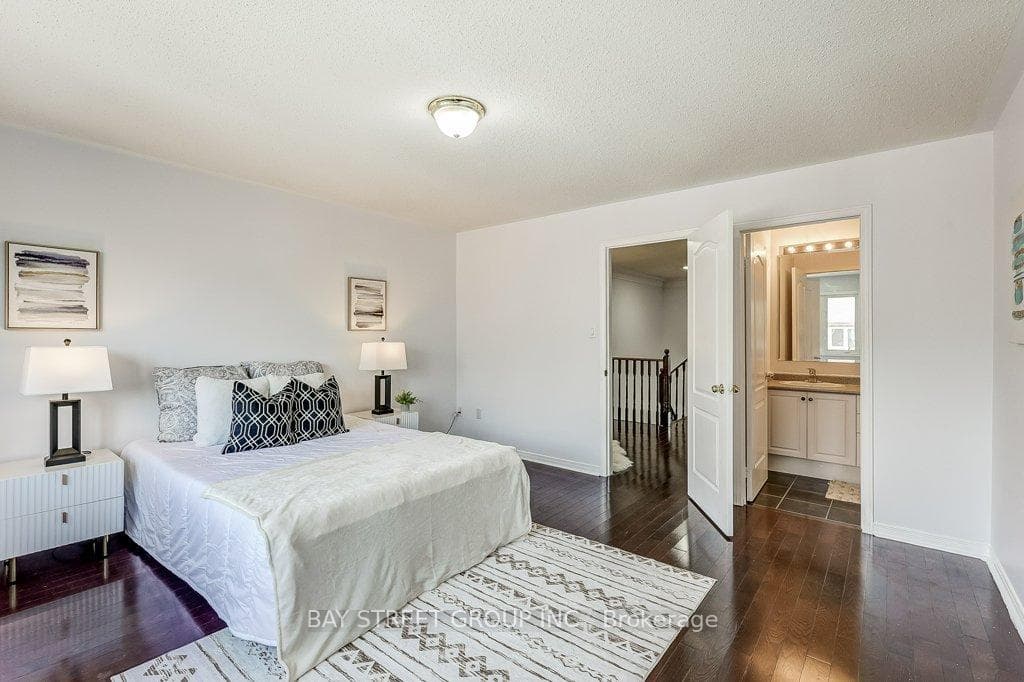 8 Edhouse Avenue photo 24