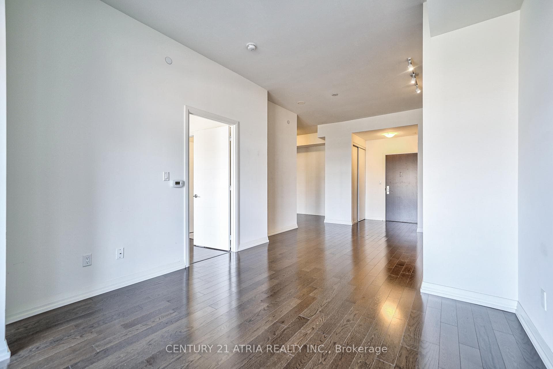 460 Adelaide Street Unit 809 photo 24