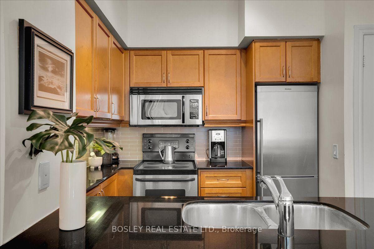 319 Merton Road Unit 1116 photo 6