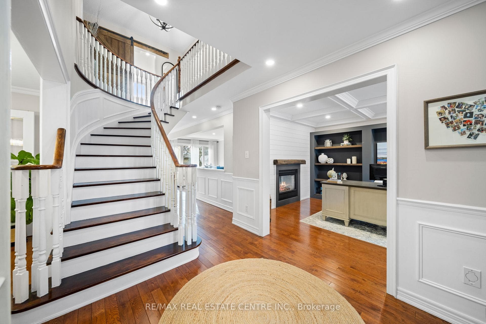 558 Phoebe Crescent photo 6