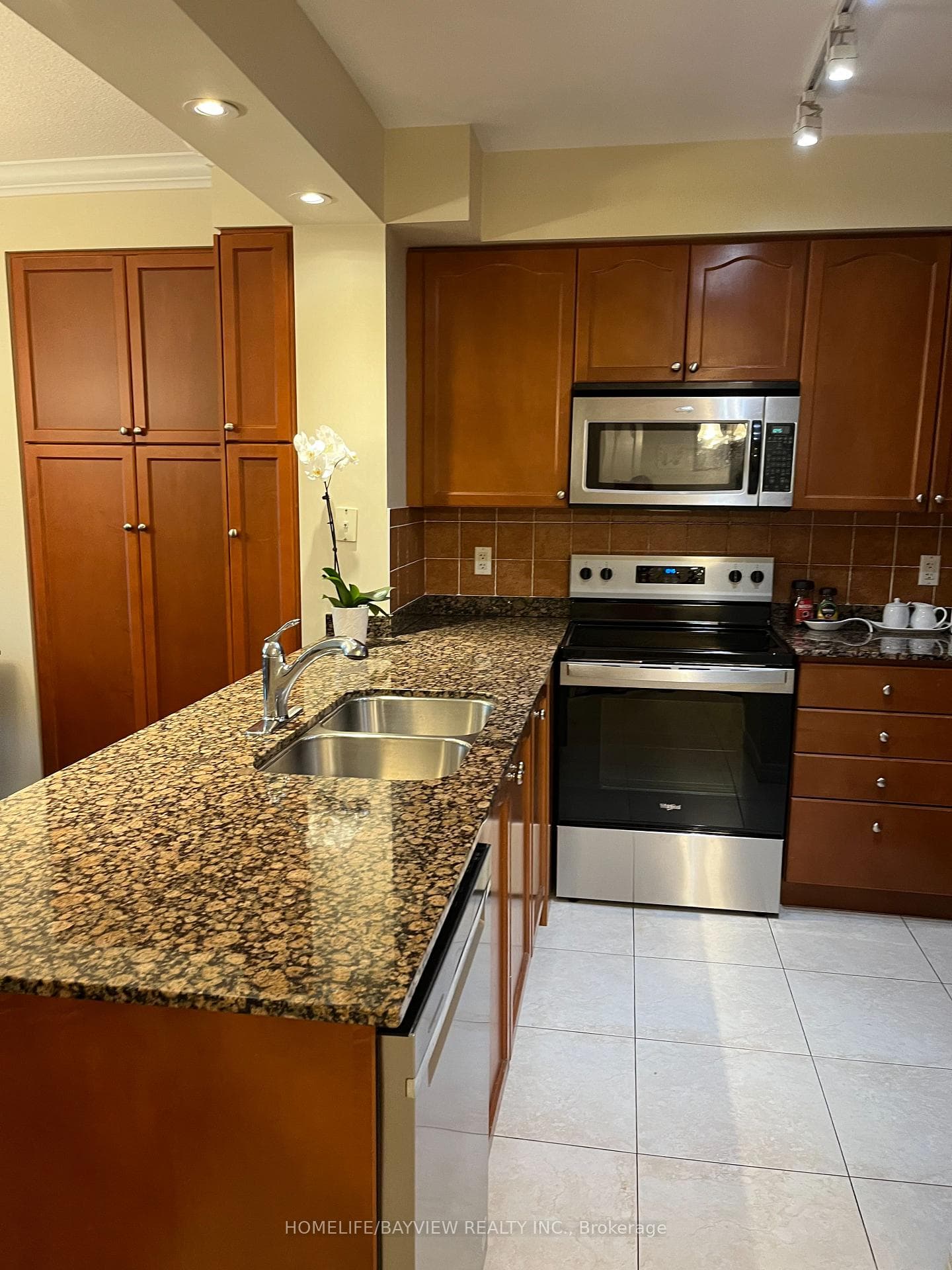 100 promenade Circle Unit 205 photo 9