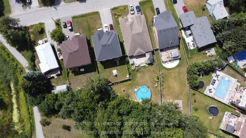 136 Riveredge Drive photo 38