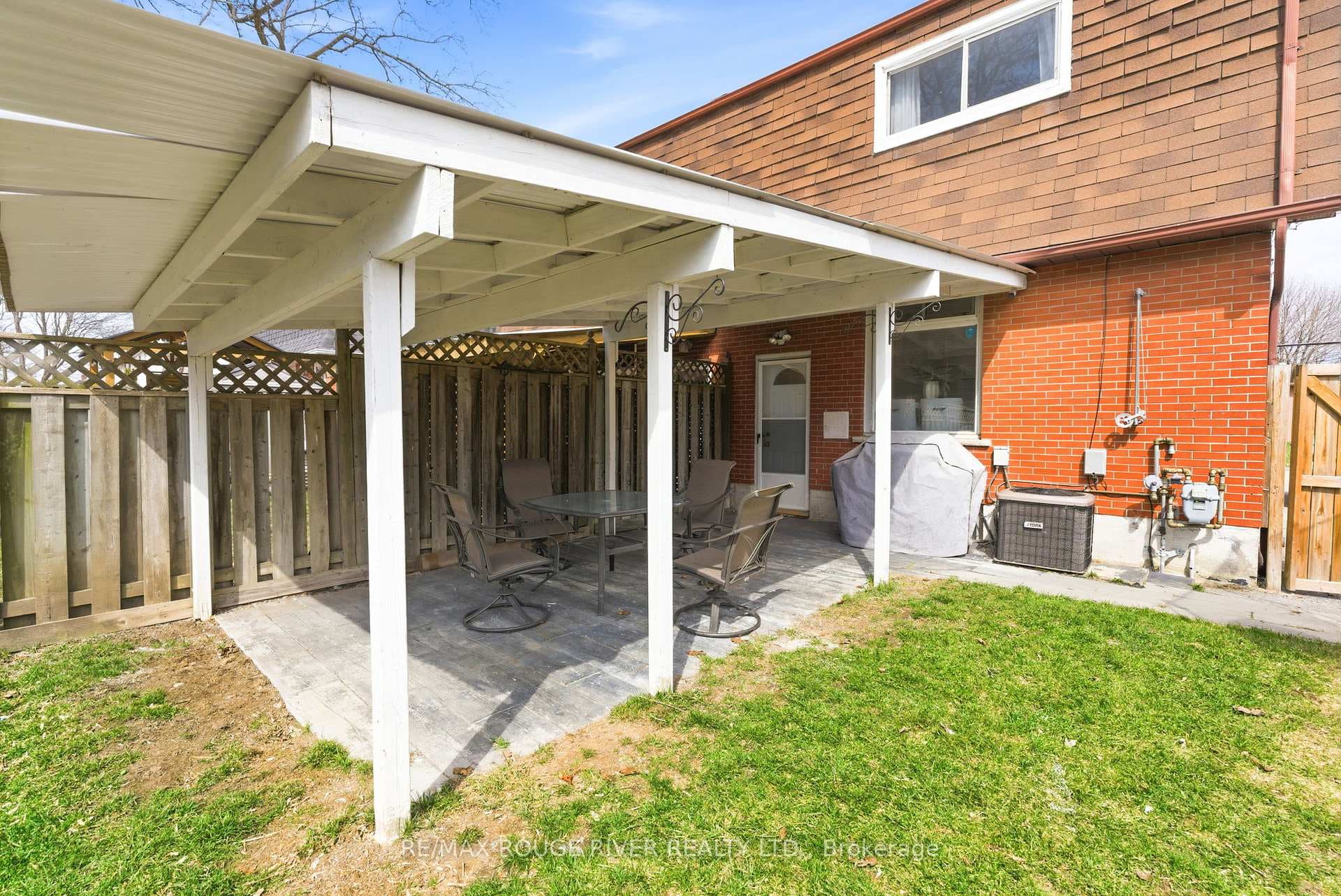 238 Waverly Street photo 19