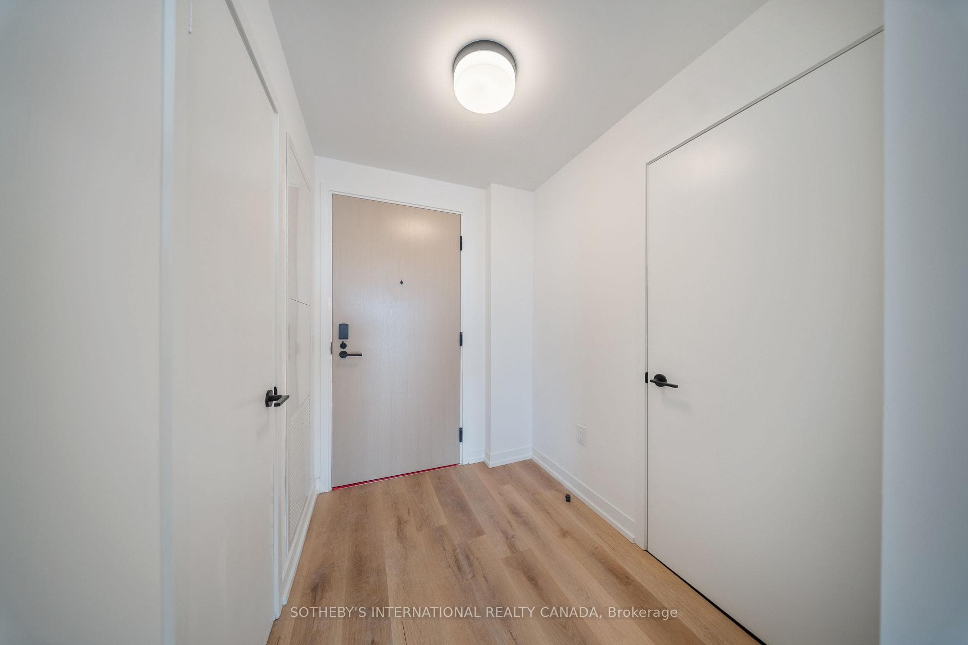 5 York Garden Way Unit 402 photo 2