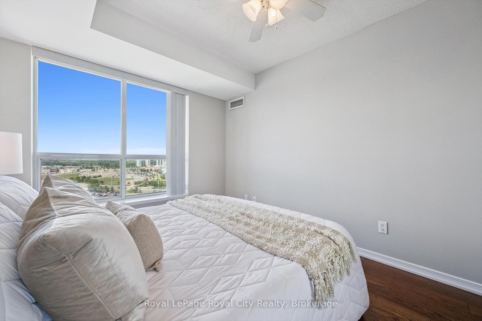 4889 Kimbermount Avenue Unit 1710 photo 18