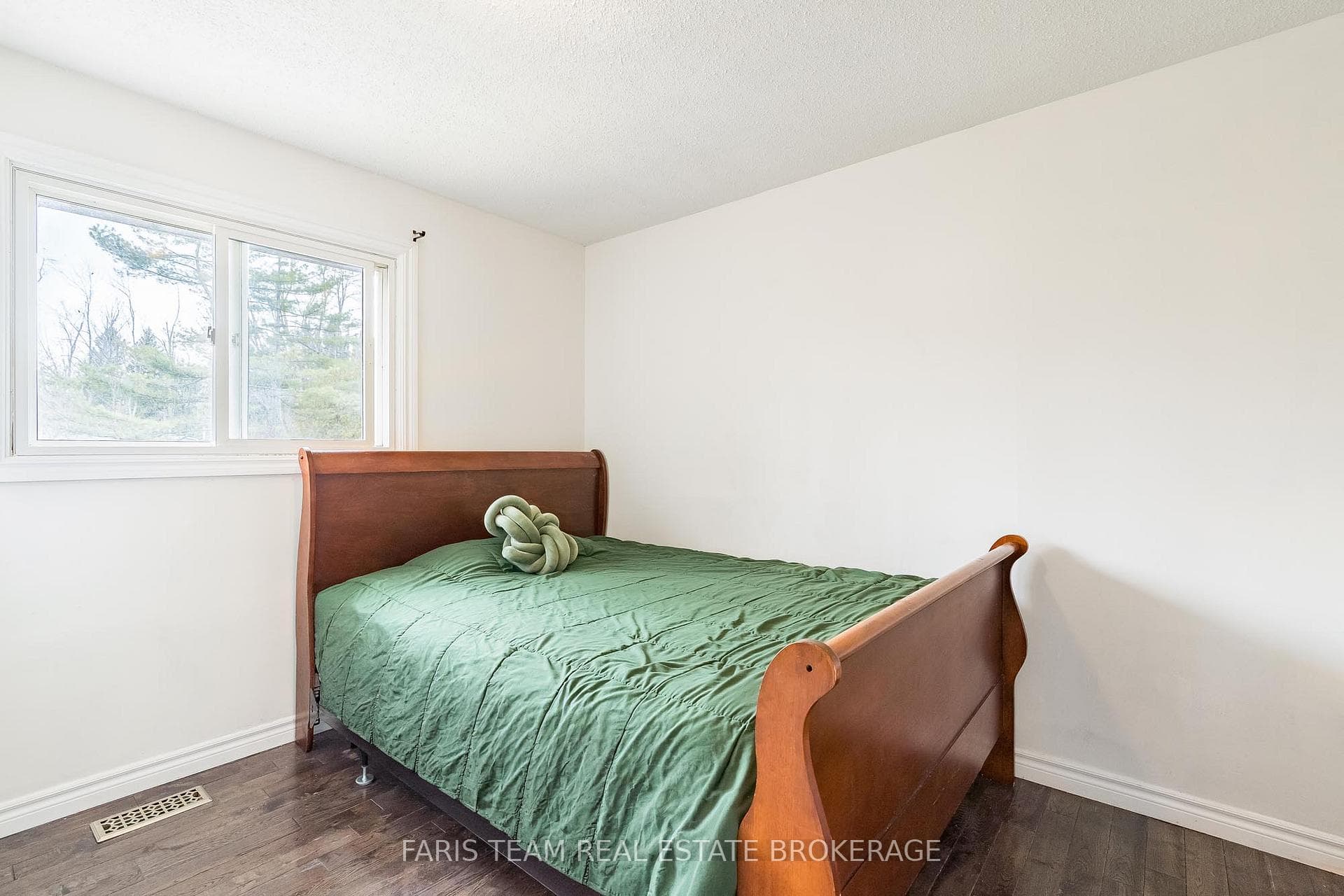 3554 Peter Street photo 25