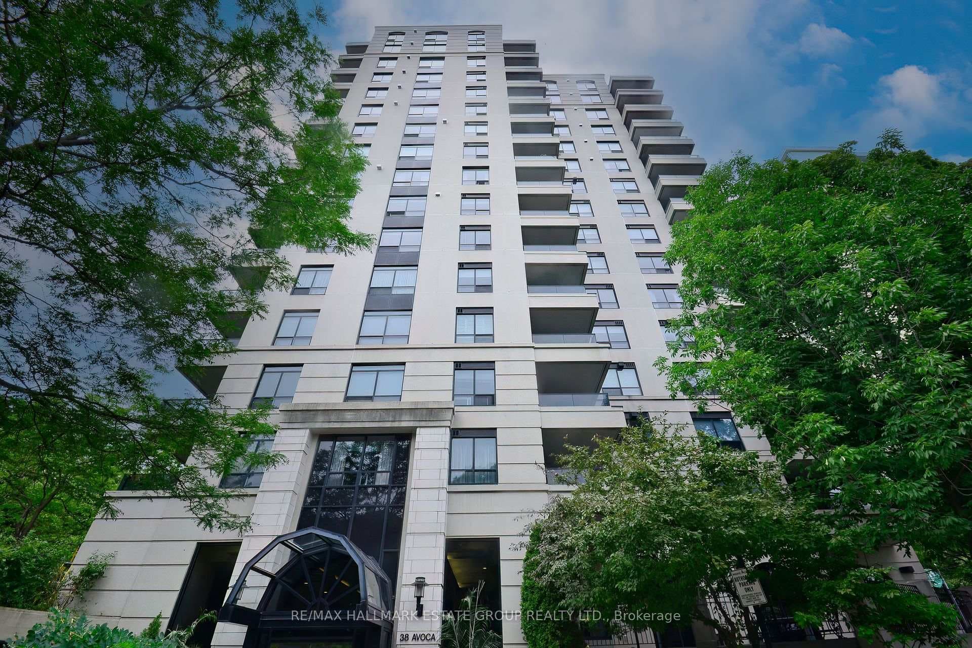 38 Avoca Avenue Unit 403 photo 1