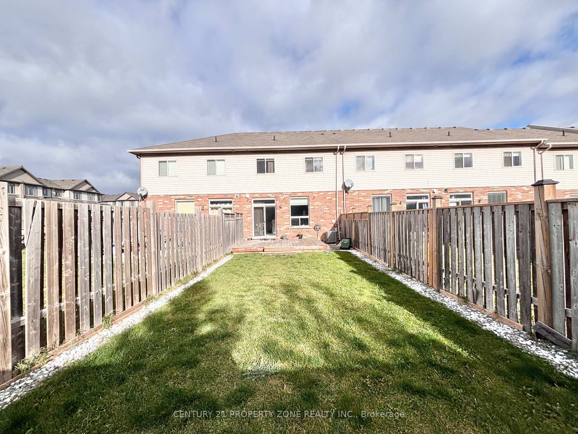 7 MARINA POINT Crescent photo 17