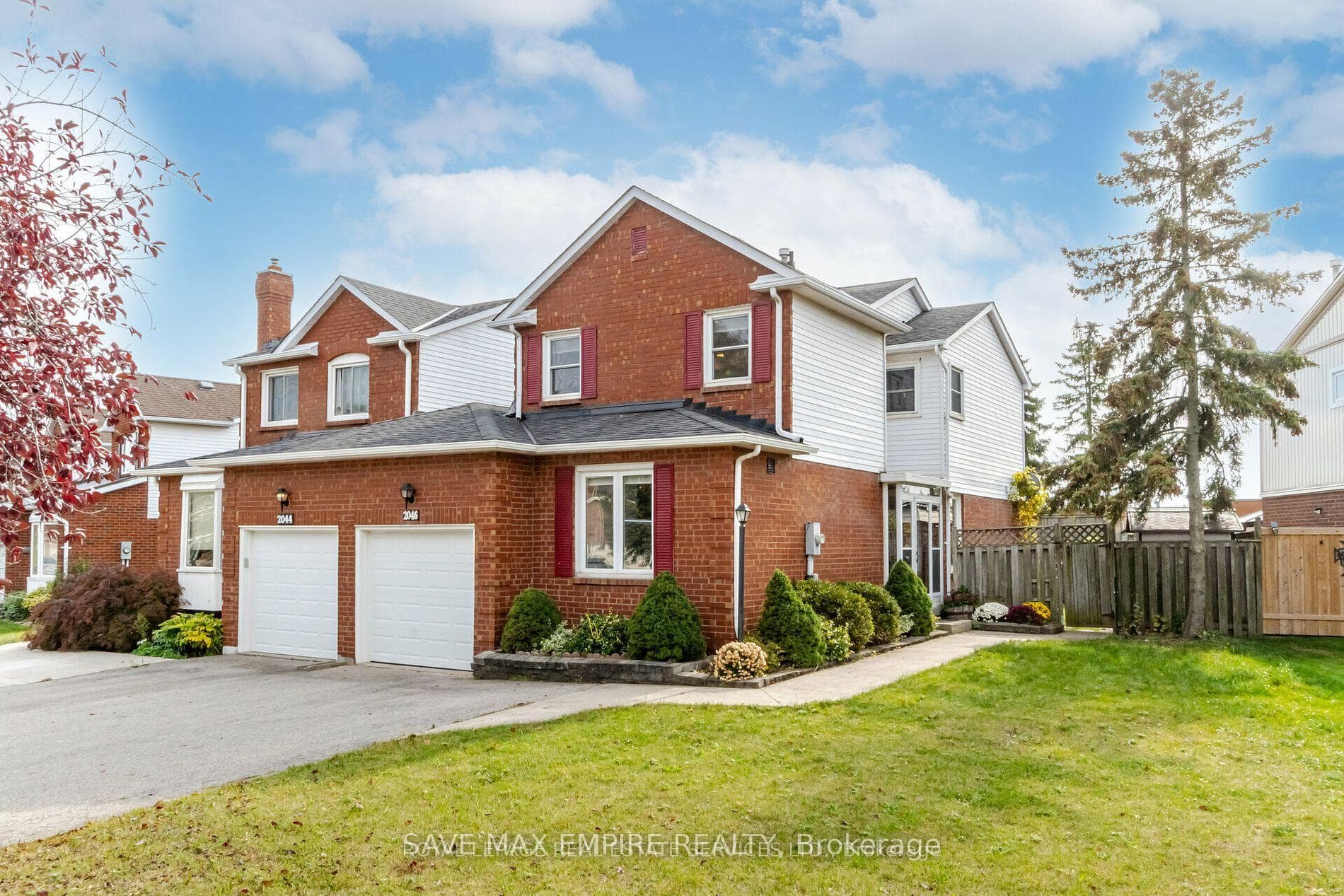 2046 Glenada Crescent photo 3