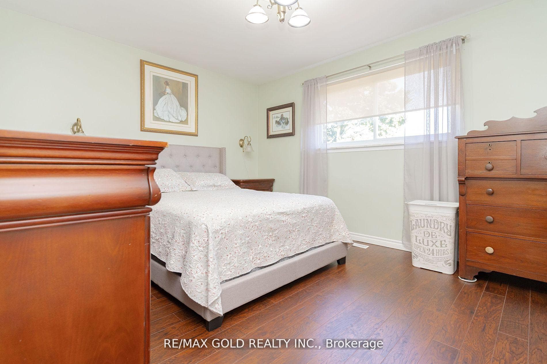 9 Dunster Crescent photo 14
