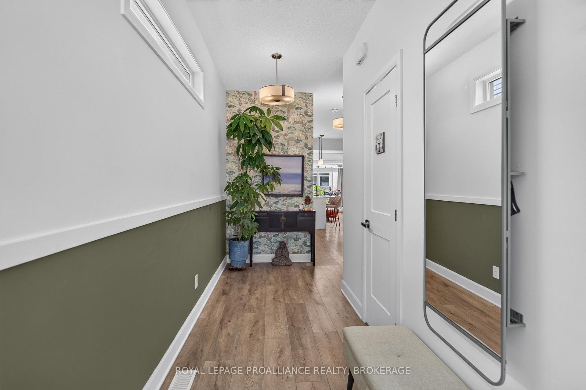 1532 Scarlet Street photo 5
