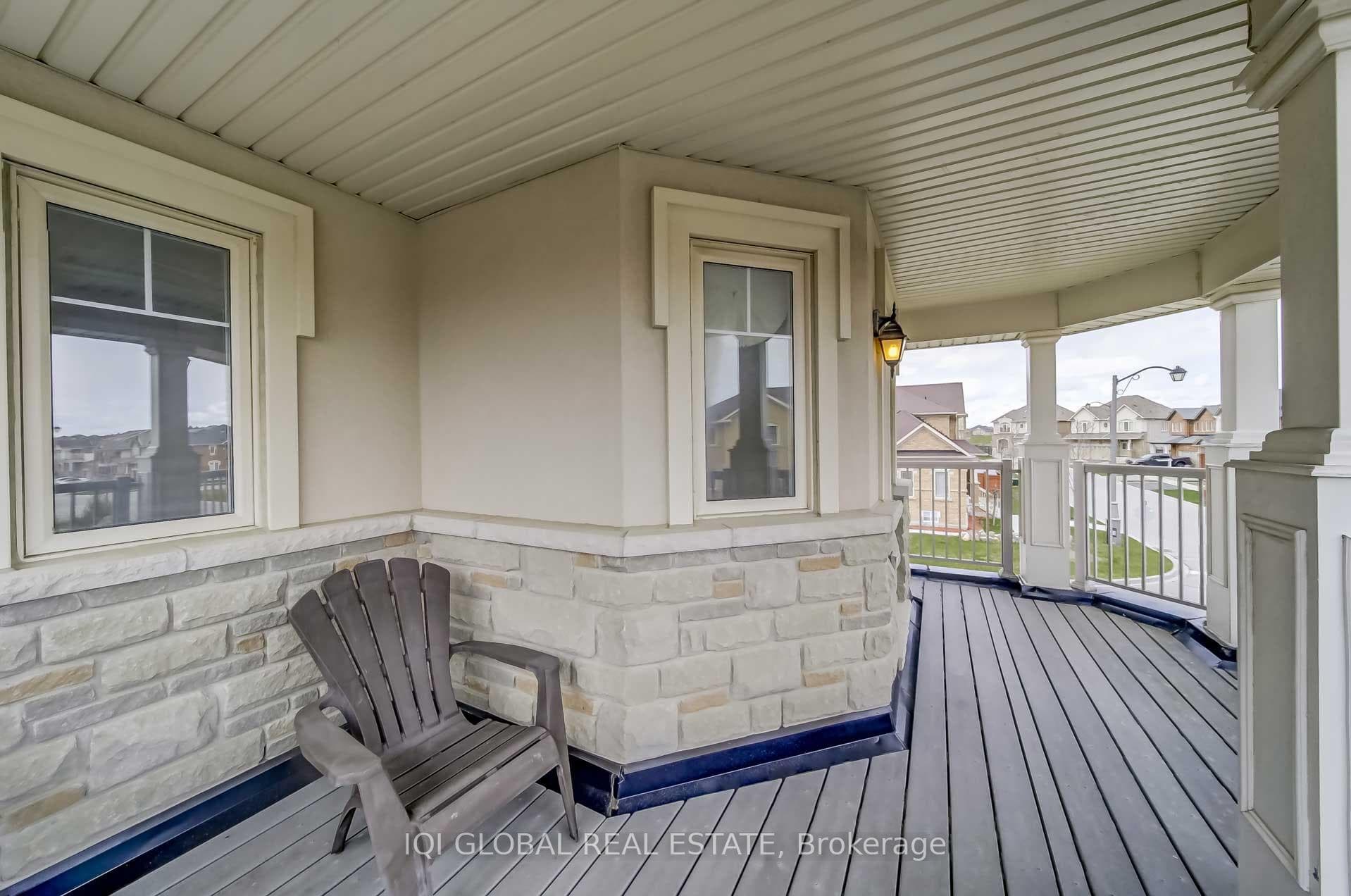 2 Bowkett Drive photo 25