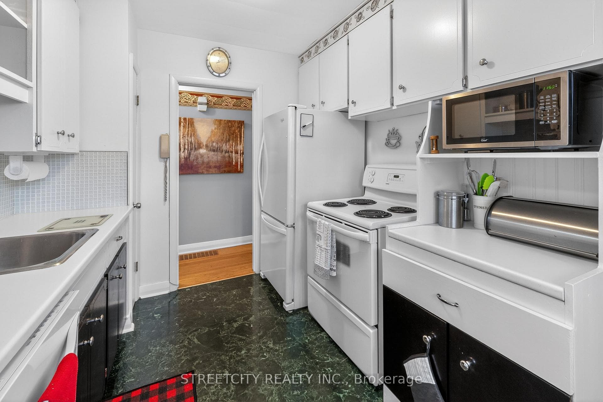 6 Montgomery Road photo 15
