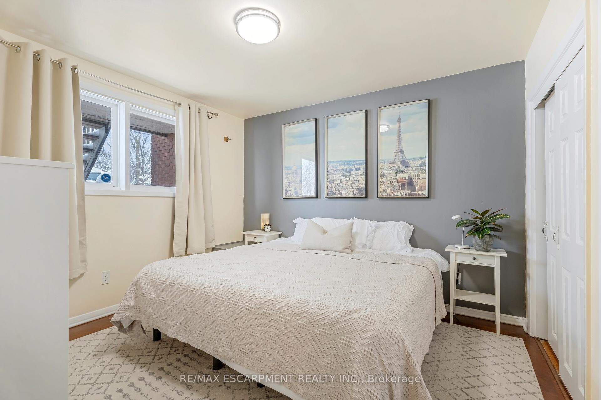 6 ARCADE Crescent photo 31