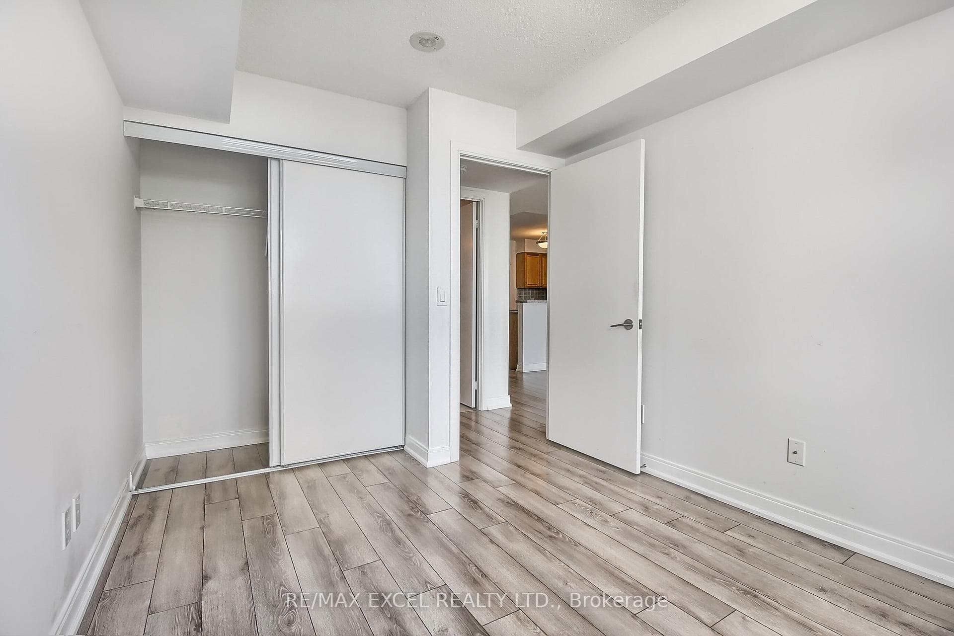 238 Bonis Avenue Unit 2219 photo 27