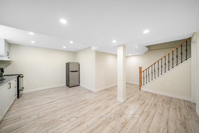 1 Devineridge Avenue photo 6