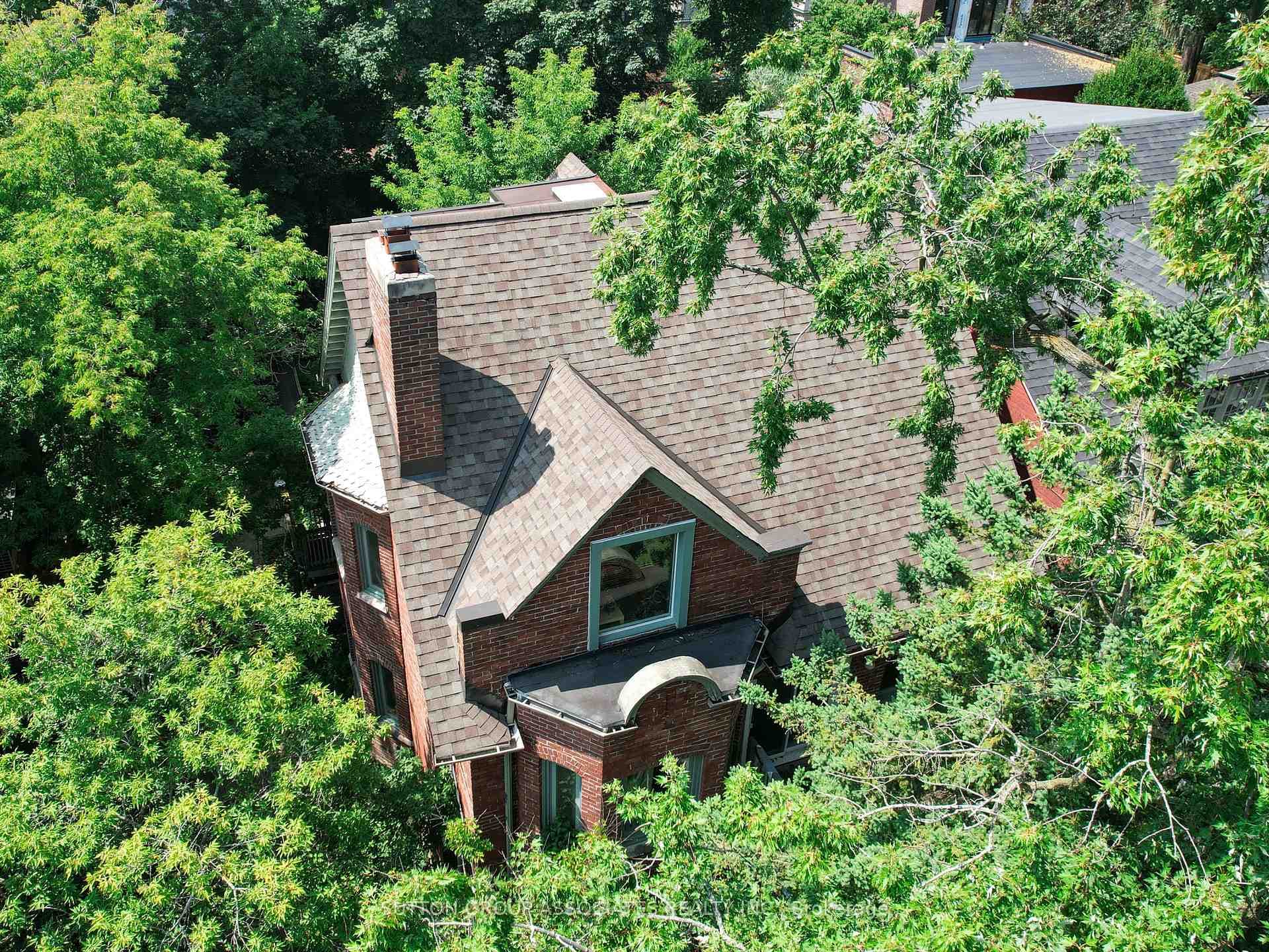 128 Walmer Road photo 1