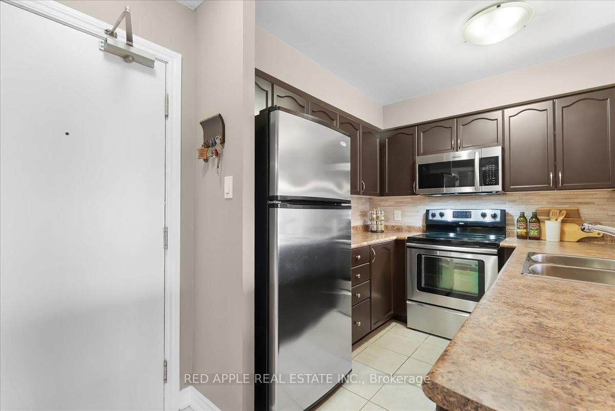 872 Sheppard Avenue Unit 612 photo 8