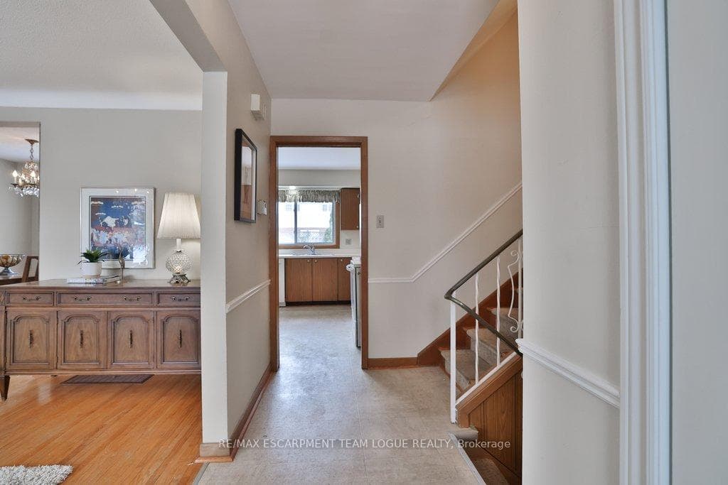 625 Ronald Drive photo 5