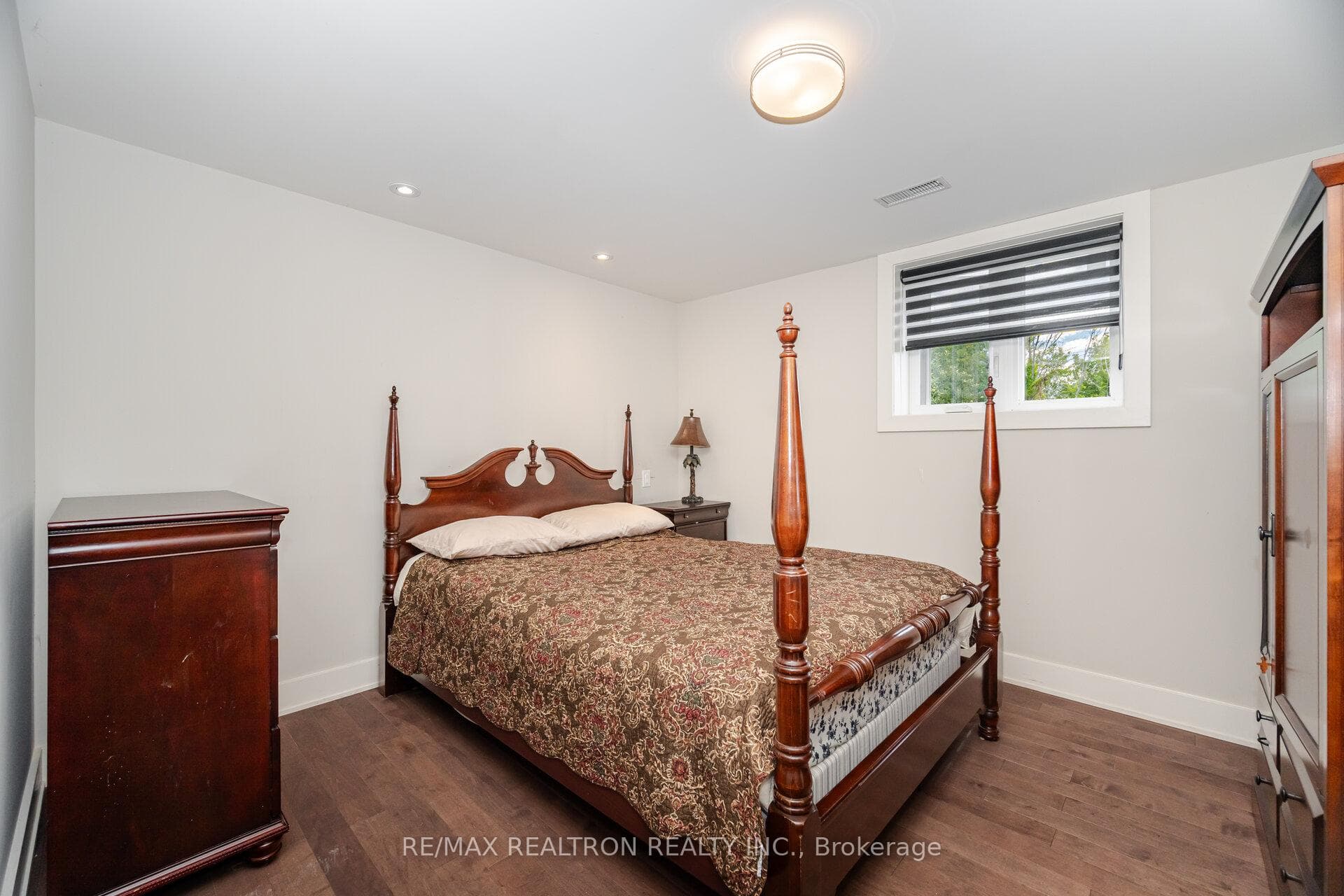 45 Simcoe Road photo 32