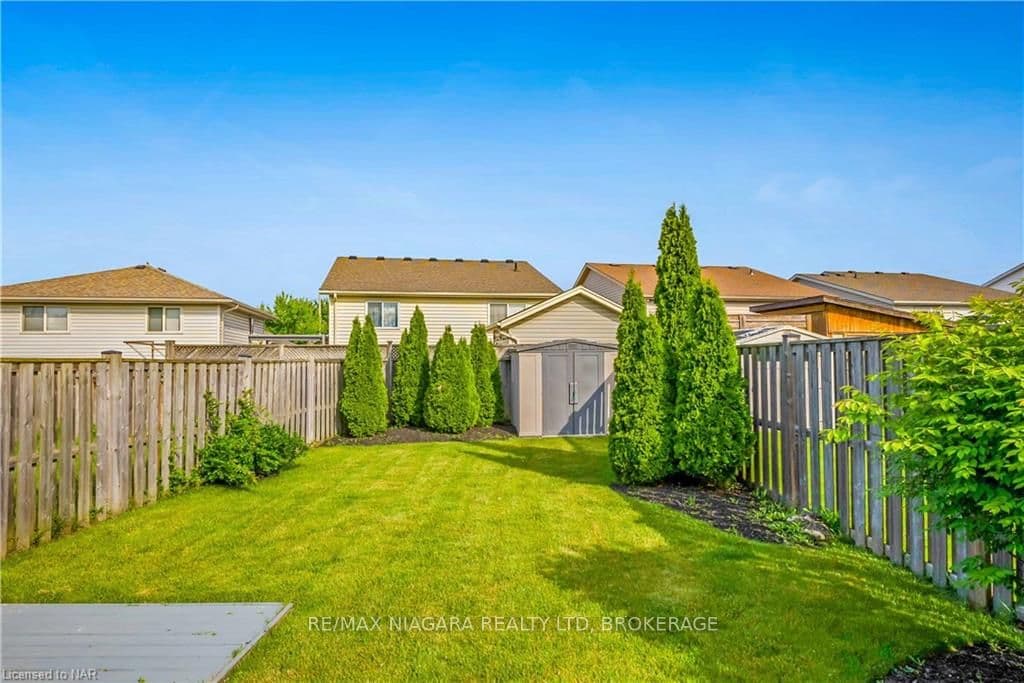 7709 CORTINA Crescent photo 35