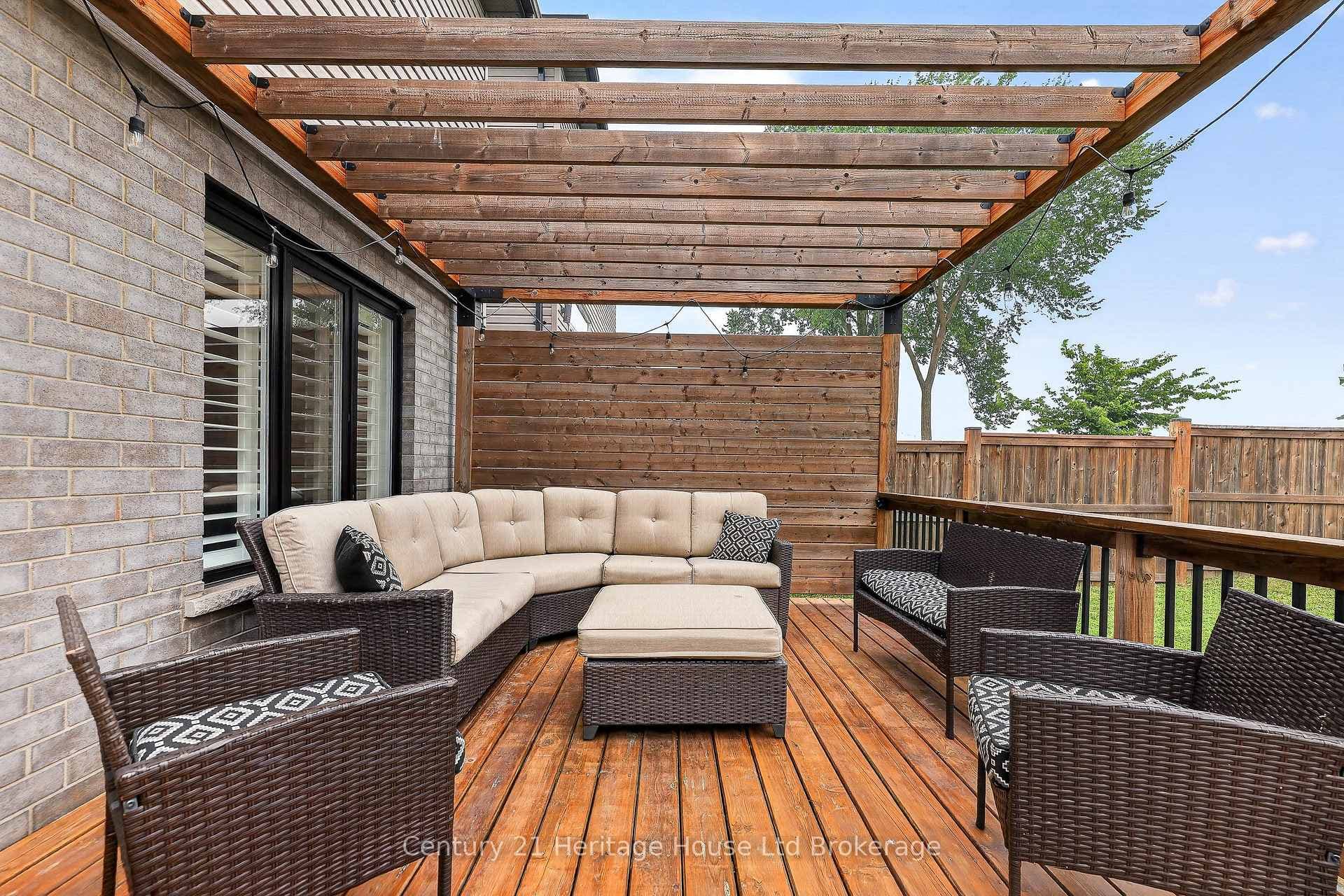 1048 Alberni Road photo 33
