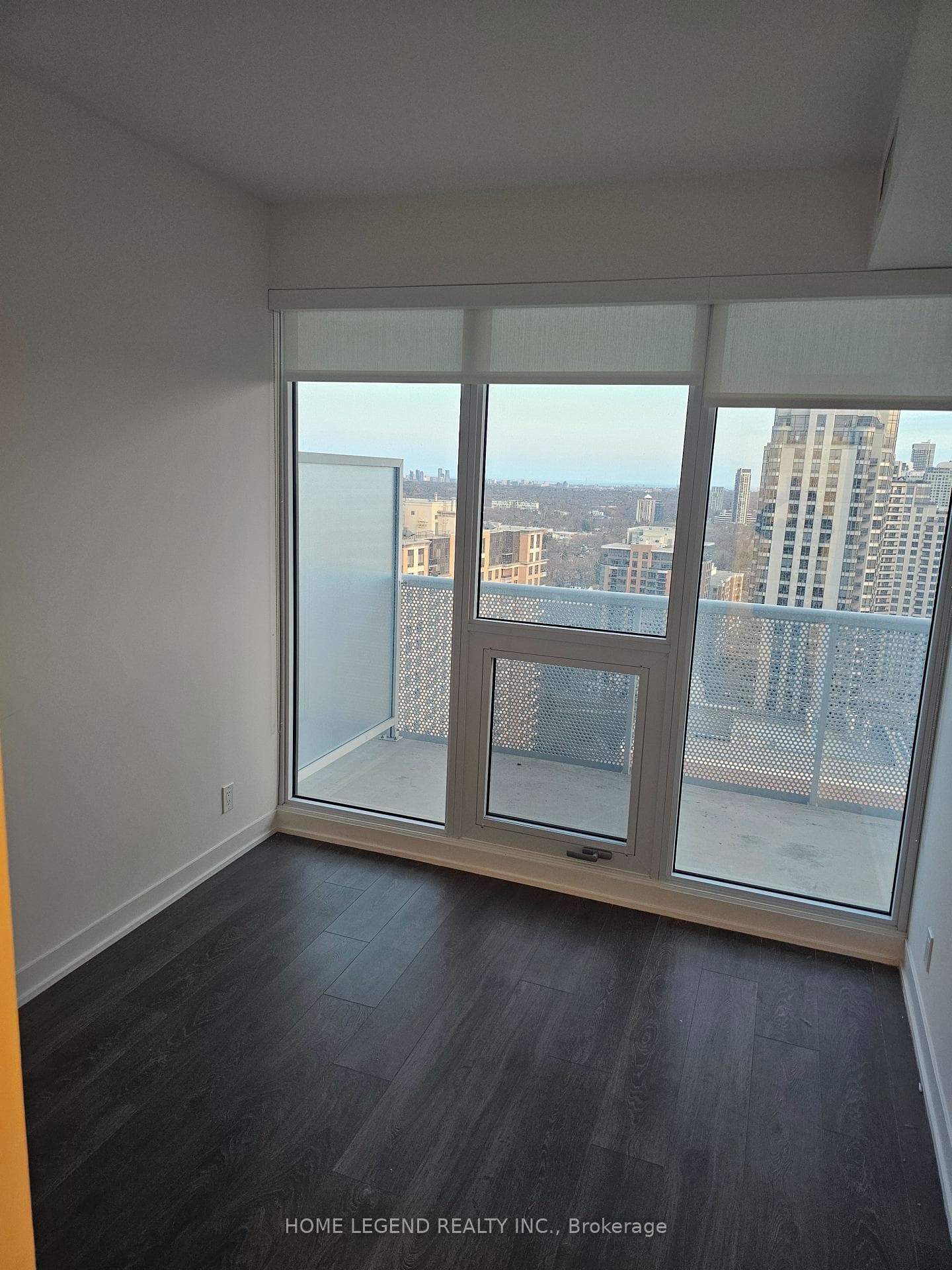 15 HOLMES Avenue Unit 2202 photo 8