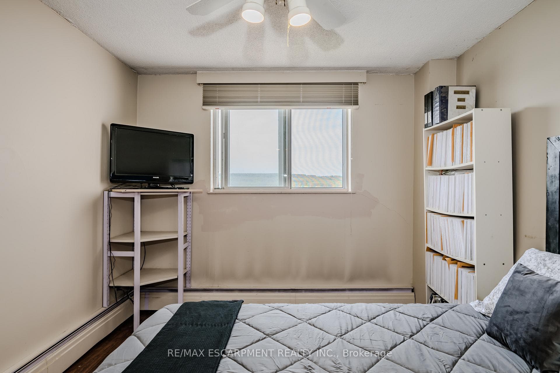 975 Warwick Court Unit 1610 photo 24