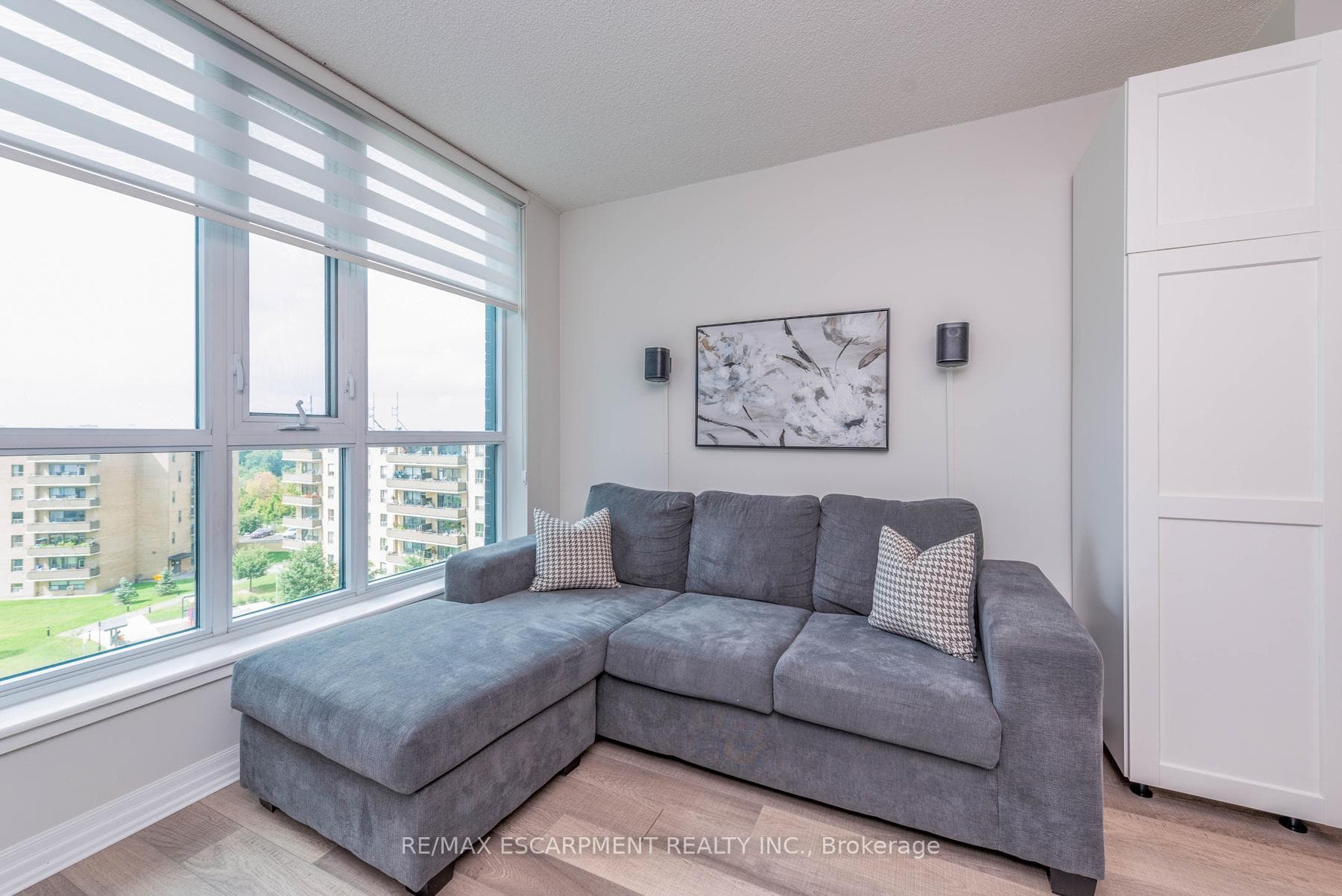 80 Esther Lorrie Drive Unit 802 photo 18