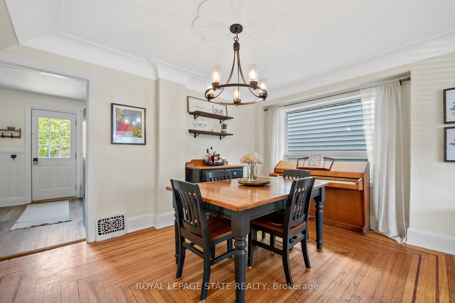 105 Grosvenor Avenue photo 20