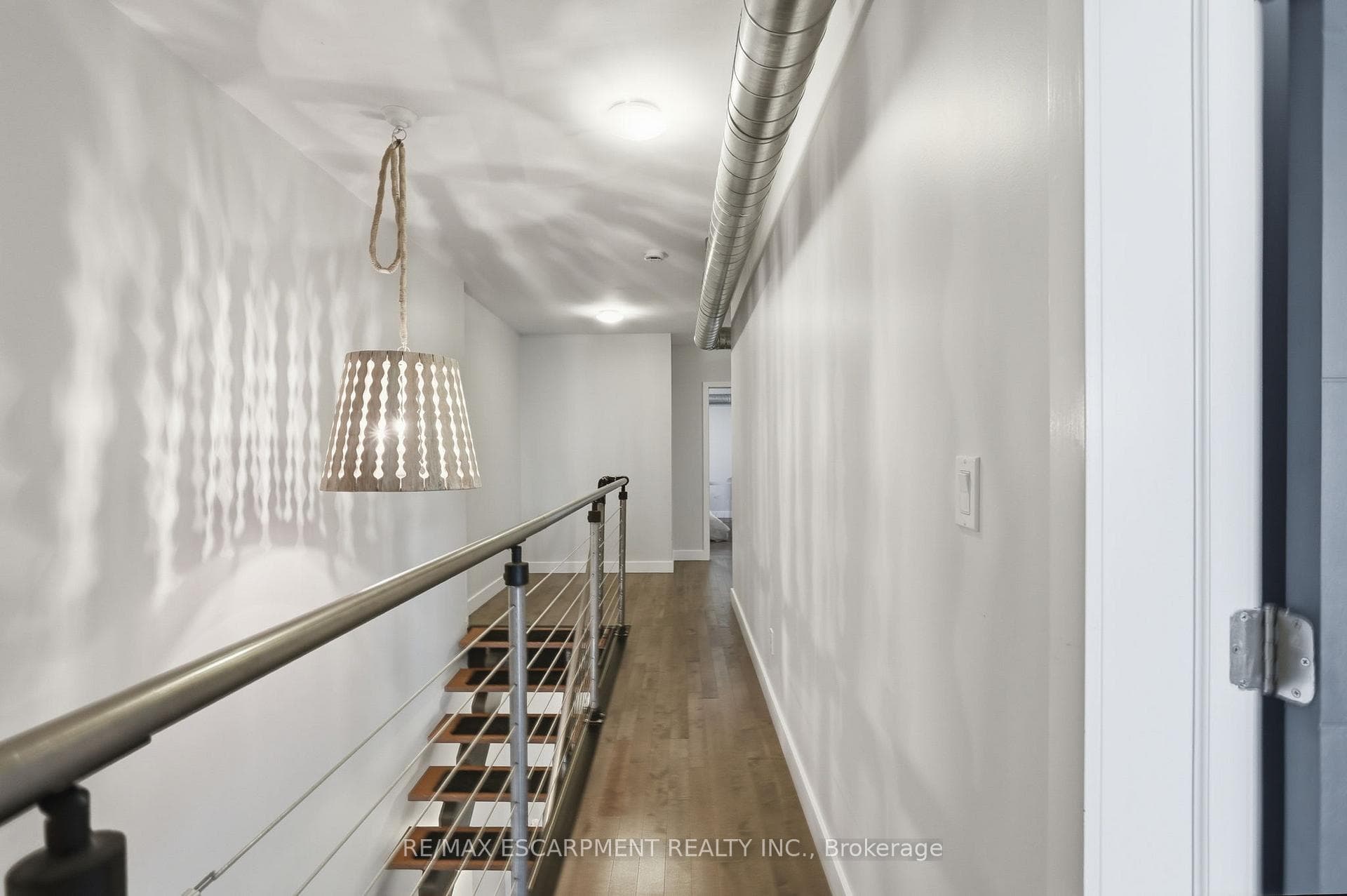 414 JOHN Street photo 25