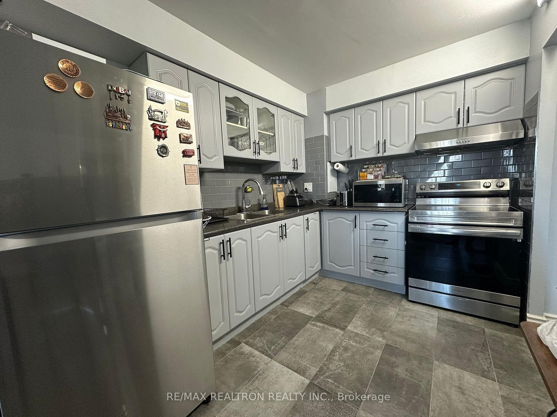100 Leeward Glenway Unit 1401 photo 7