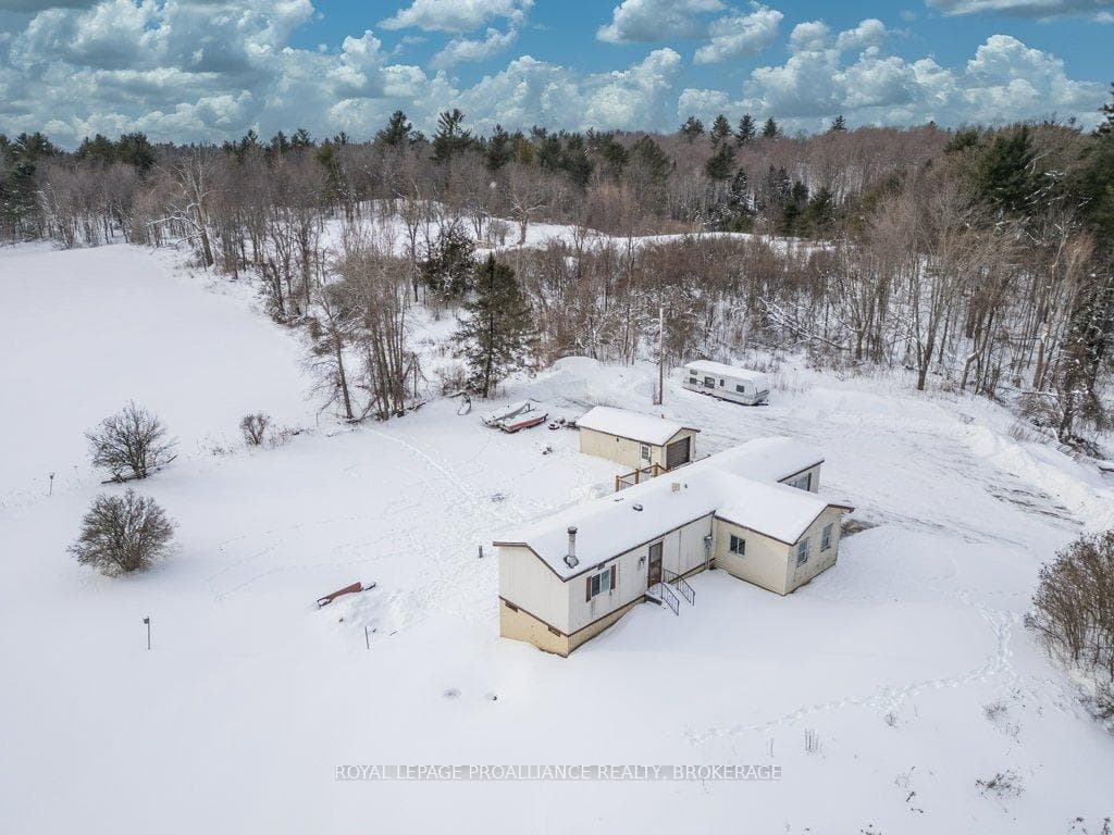1901 Elphin-Maberly Road photo 38