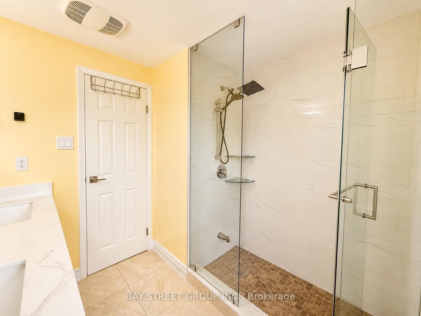 82 Radwell Crescent photo 22