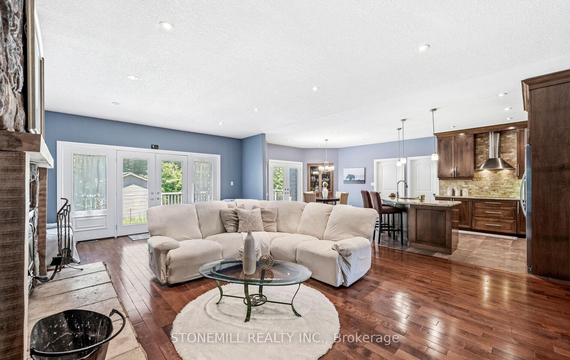 868 Eastdale Drive photo 11