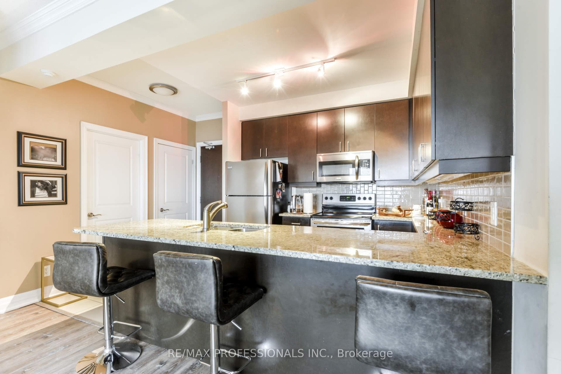 100 John Street Unit 2205 photo 10