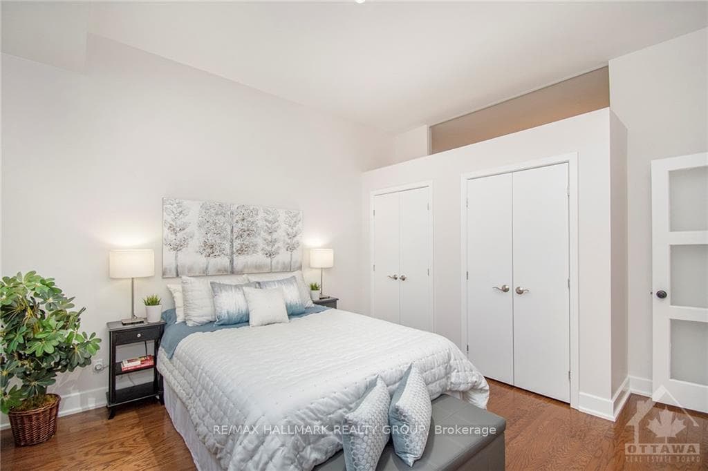 345 ST DENIS Street Unit 303 photo 12