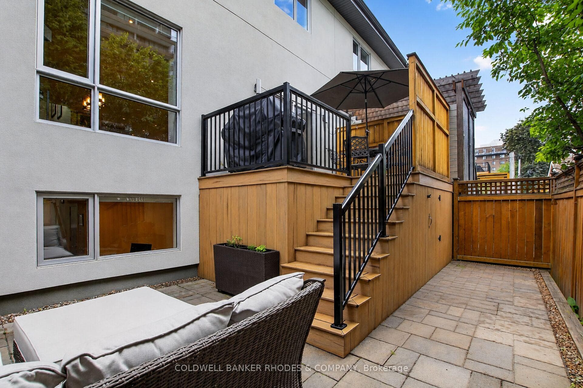 Large deck with nat gas BBQ hook up