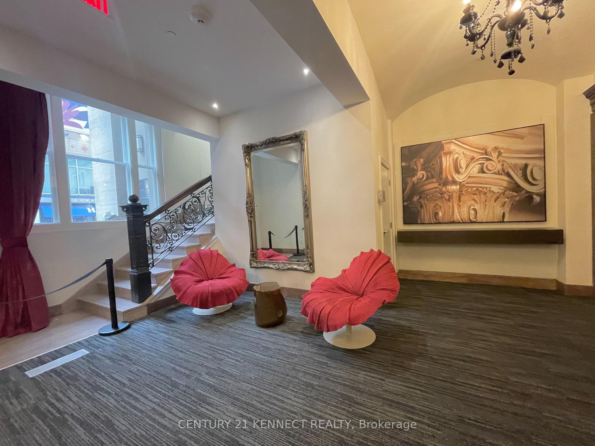 197 Yonge Street Unit 5714 photo 4