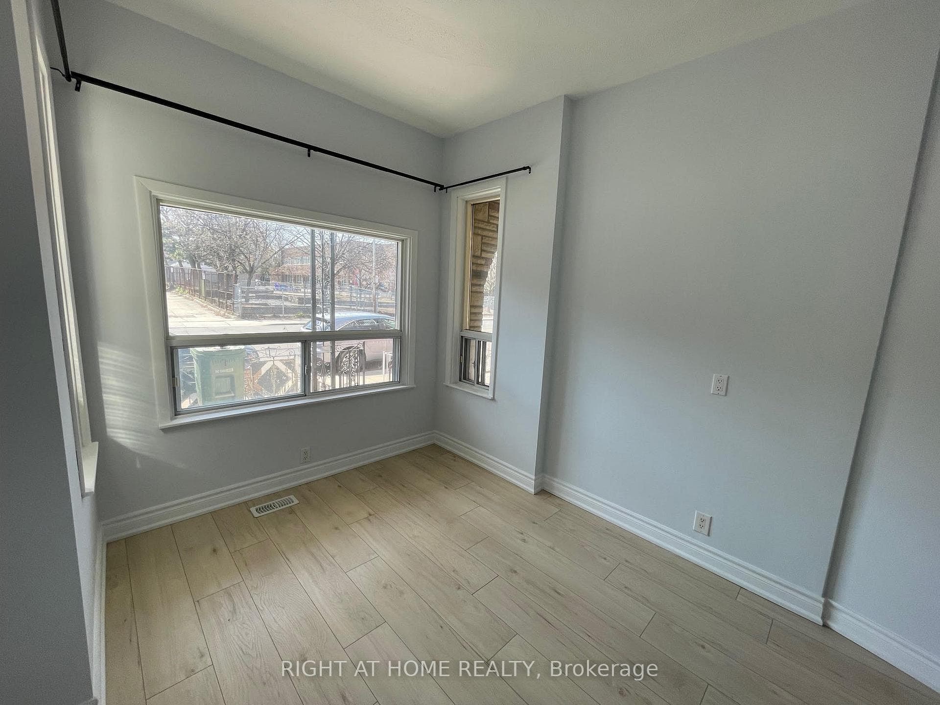 477 Ossington Avenue photo 6