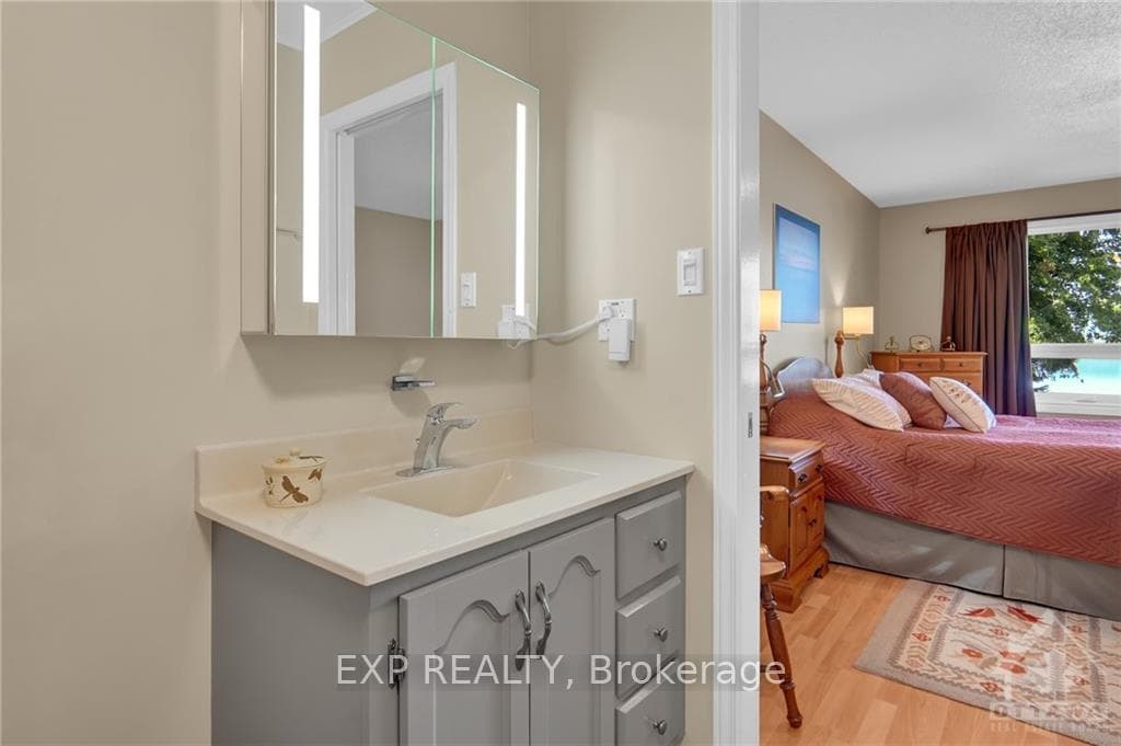 620 BAYVIEW Drive photo 18